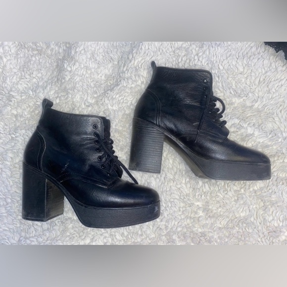 Ankle Platform Heeled Black Lace Up Boots - Picture 1 of 2